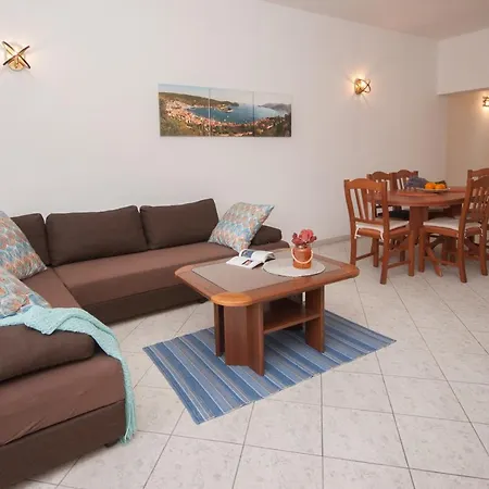Dilk Apartment
